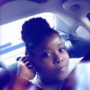 Meet your Posher, Raquel